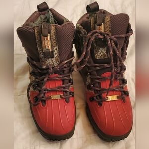 DC -size 8- Men skateboard shoes-boots-leather upper/rubber sole